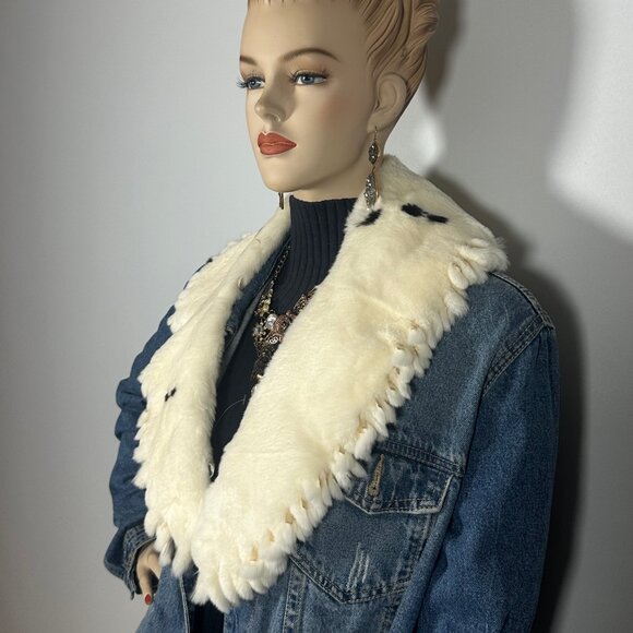 Rex Chinchilla fur Collar with Fringes - Picture 3 of 4
